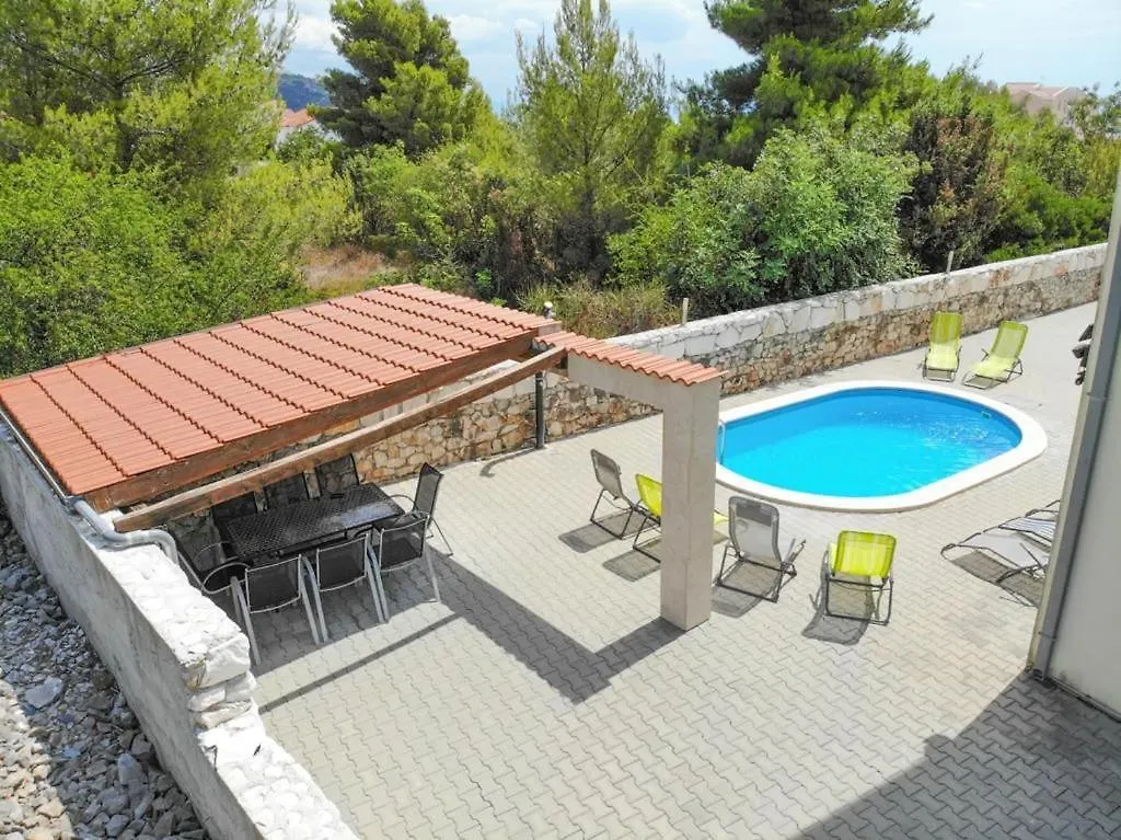 Villa Adriatica トロギール アパート